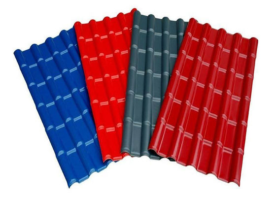 Το κόκκινο γκρίζο μπλε χρωμάτισε προ τη ζαρωμένη αντίσταση ολίσθησης φύλλων DX51D SGCC για το υλικό κατασκευής σκεπής